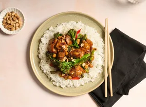 Peanut Chicken and Broccoli Stirfry